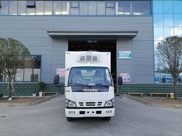 國(guó)六慶鈴五十鈴600P冷藏車(chē)
